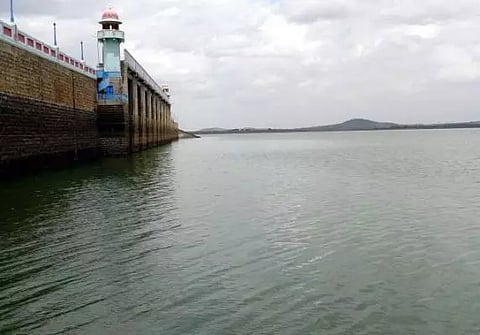 பவானிசாகர் அணையின் நீர்மட்டம் 102.52 அடியாக குறைந்தது