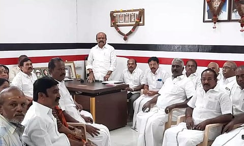 எம்.ஜி.ஆர். பிறந்த நாளைபொது மக்களுக்கு  அன்னதானம் வழங்கிக் கொண்டாட முடிவு