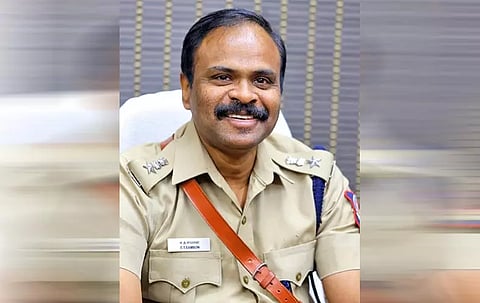தென்காசி மாவட்டத்தில்  உரிமை கோரப்படாத 298 மோட்டார் வாகனங்கள் பொது ஏலம் - போலீஸ் சூப்பிரண்டு அறிவிப்பு