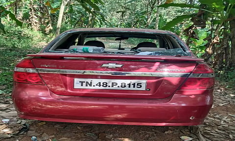 பறிமுதல் செய்யப்பட்ட கார்&nbsp;