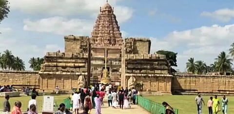 சுற்றுலா தலங்களில் குவிந்து காணும் பொங்கலை ெகாண்டாடிய பொதுமக்கள்