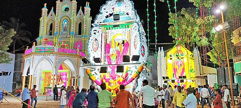 புனித அந்தோணியார் ஆலயத்திருவிழா தேர் பவனி நடந்த போது எடுத்த படம்.