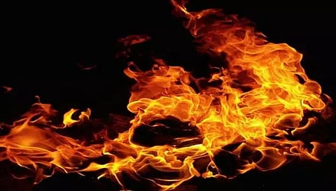 திருமண விழாவில் நடனமாட மறுத்த சிறுமி தீ வைத்து எரிப்பு