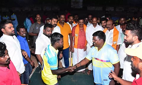 நமோ கிரிக்கெட் 2023 போட்டியை புதுவை பா.ஜனதா தலைவர் சாமிநாதன் மற்றும் எம்.எல்.ஏ.க்கள் கட்சி நிர்வாகிகள் தொடங்கி வைத்த போது எடுத்த படம்.