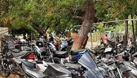 வாடகைக்கு விட்ட 9 மோட்டார்சைக்கிள்கள் பறிமுதல்