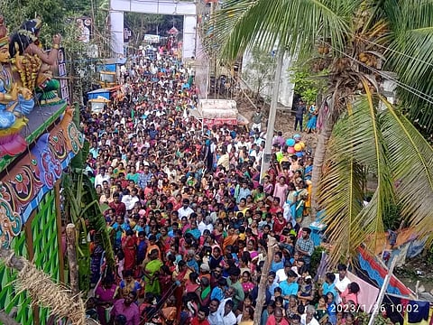 கெங்கையம்மன்   கோவில் மகா கும்பாபிஷேகத்திற்கு வந்த பக்தர்களை படத்தில் காணலாம்.&nbsp;