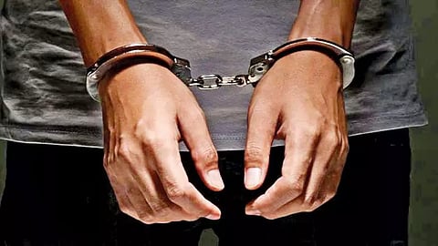 மது விற்ற வாலிபர் கைது