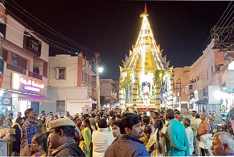 பிராட்டியம்மன் கோவில் தேரோட்டம்