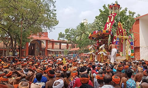 தேரோட்டம் நடந்த போது எடுத்த படம்.