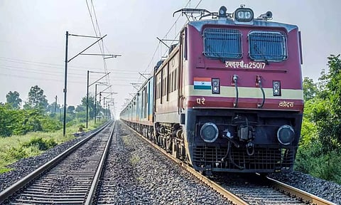 மத்திய பட்ஜெட் 2023: ரெயில்வே துறைக்கு ரூ.2.4 லட்சம் கோடி நிதி ஒதுக்கீடு