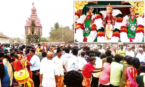 மொண்டிபாளையம் வெங்கடேச பெருமாள் கோவில் தேரோட்டம் நடைபெற்ற காட்சி.&nbsp;&nbsp;