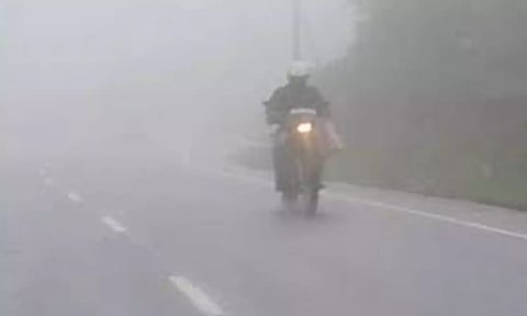 பருவநிலை மாற்றம்  கடலூரில் அதிகரிக்கும்  குளிரால் மக்கள் அவதி: