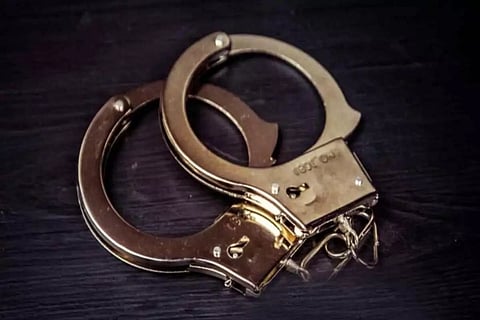 கஞ்சா விற்ற 2 வாலிபர்கள் கைது