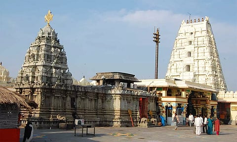 ஸ்ரீகாளஹஸ்தி கோவிலில் மகா சிவராத்திரி உற்சவம் கோலாகலம்: பக்தர்களுக்கு மகா லகு தரிசனம்