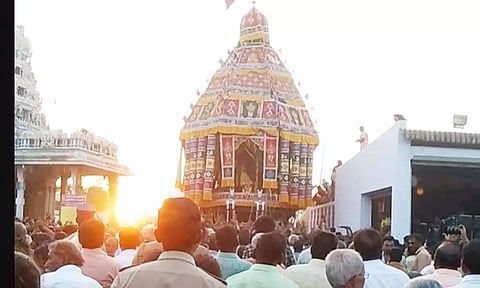 வெள்ளகோவில் வீரக்குமாரசாமி கோவில் தேர் நிலை சேர்ந்தது