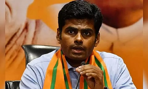 தமிழக பா.ஜனதா தலைவர் அண்ணாமலை இன்று டெல்லி சென்றார்