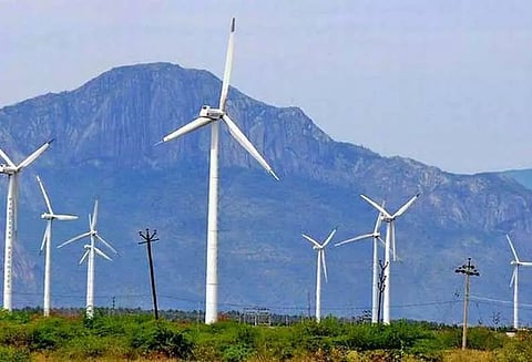 தமிழகத்தில் காற்று சீசன் ஏப்ரல் மாதம் தொடக்கம்-காற்றாலை மின் உற்பத்தி  10 ஆயிரம் மெகா வாட்டாக உயர்வு