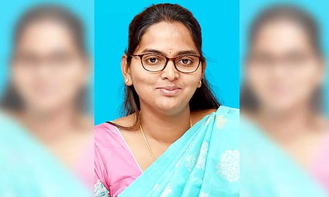 கலெக்டர் சாருஸ்ரீ.