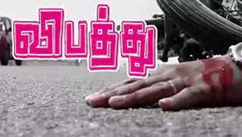 சேலத்தில் லாரியை முந்தி செல்ல முயன்ற கல்லூரி மாணவர் காயம்