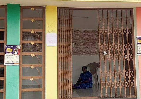 வாய்ப்பாடி ஊராட்சி துணை தலைவர் காத்திருப்பு போராட்டம்