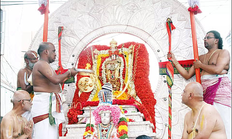 பிரம்மோற்சவ விழா 7-வது நாள்:சூரிய, சந்திரபிரபை வாகனங்களில் கோதண்டராமர் வீதிஉலா