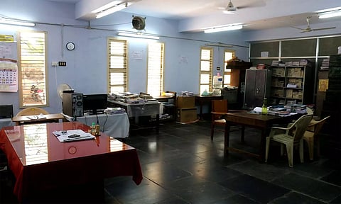 கலெக்டர் அலுவலகத்தில் வெறிச்சோடி காணப்பட்ட  அலுவலகம்.