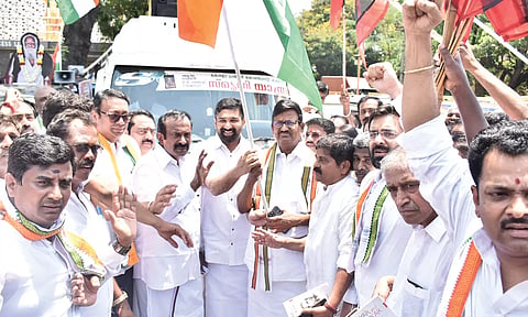 ஈரோட்டில் வைக்கம் போராட்டம் நூற்றாண்டு விழா வாகன பேரணி- கே.எஸ்.அழகிரி தொடங்கி வைத்தார்