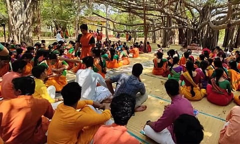 கலாஷேத்ரா பேராசிரியர் மீது பாலியல் புகார்- முன்னாள் மாணவிகள் 5 பேரிடம் விசாரணை