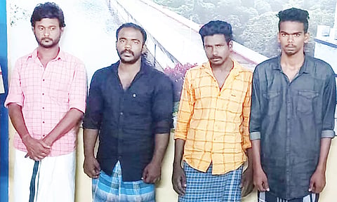 கைது செய்யப்பட்டவர்களை படத்தில் காணலாம்.