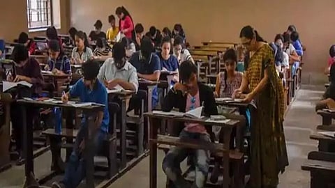 கரூர் கிளை நூலகத்தில் போட்டித் தேர்வு பயிற்சி மையம்
