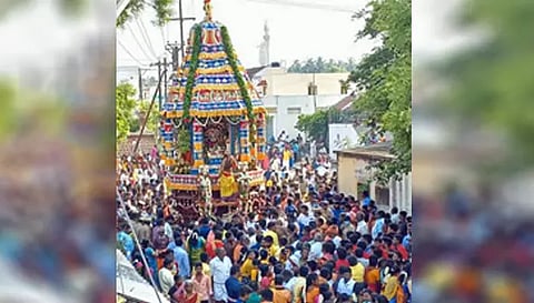 பொத்தனூர் வெள்ளக்கல் மாரியம்மன் கோவில்தேர்திருவிழா நடத்த அமைதி பேச்சுவார்த்தை