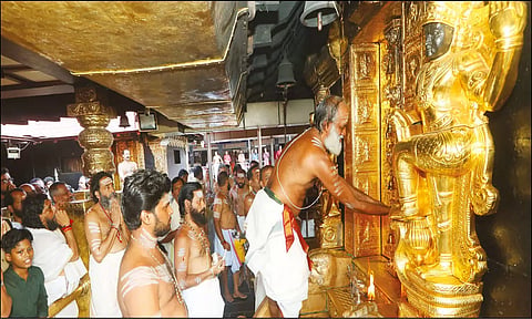 மேல்சாந்தி ஜெயராமன் நம்பூதிரி திறந்து வைத்த போது எடுத்த படம்.