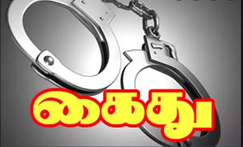 காரைக்கால் திரு.பட்டினத்தில்  சாராயம் கடத்திய 2 வாலிபர்கள் கைது