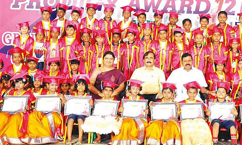 வித்யா விகாஸ் மெட்ரிக் பள்ளியில் மழலையர் பட்டமளிப்பு விழா நடந்த காட்சி.&nbsp;