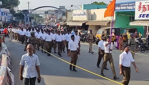 நாமக்கல்லில் ஆர்.எஸ்.எஸ். பேரணி நடந்த போது எடுத்த படம்.