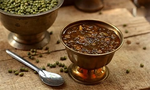 சத்தான சுவையான பாசிப்பயறு கருப்பட்டிக் கஞ்சி