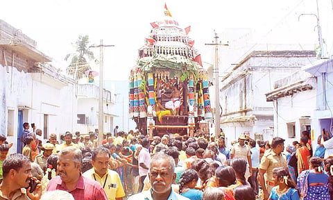 தச்சநல்லூர் நெல்லையப்பர் காந்திமதி அம்பாள் கோவிலில் சித்திரை தேரோட்டம் நடைபெற்ற போது எடுத்த படம்.&nbsp;