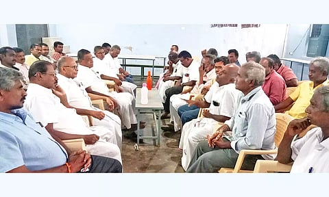 பேச்சுவார்த்தையில் கலந்து கொண்டவர்களை படத்தில் காணலாம்.&nbsp;