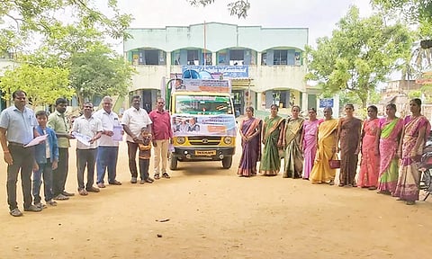 அரசு பள்ளியில் மாணவர்கள் சேர்கை குறித்த விழிப்புணர்வு பிரச்சாரம் தொடங்கியது.
