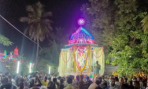 ஏலாக்குறிச்சி அடைக்கல அன்னை ஆலயத்தில் தேர்பவனி