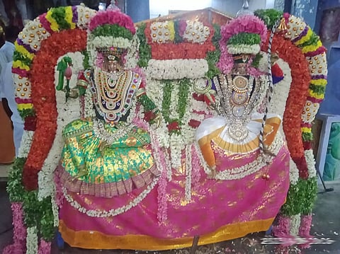 சாமி சிறப்பு அலங்காரத்தில் அருள் பாலித்த காட்சி.