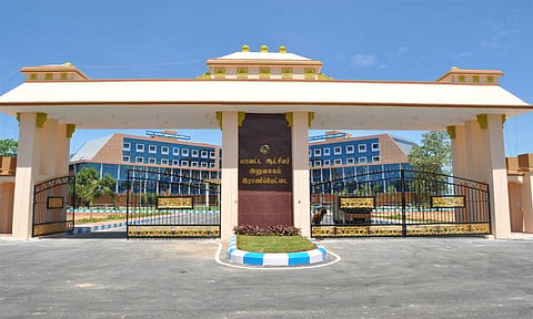போராட்டத்தை தூண்டி விடும் பெண் ஊராட்சி தலைவர்களின் கணவர்கள்