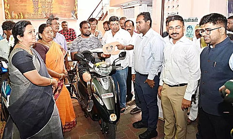 மக்களுக்கு சென்றடையக்கூடிய திட்டங்களை தமிழக அரசு செயல்படுத்தி வருகிறது- அமைச்சர்  பேச்சு