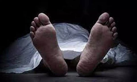 கொட்டாரம் அருகே ரோட்டில் நடந்து சென்ற பெண் மயங்கி விழுந்து சாவு