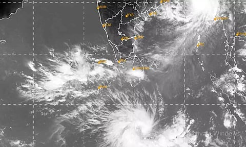 வங்காளதேசம்-மியான்மர் இடையே 'மோக்கா' புயல் இன்று கரையை கடக்கிறது: லட்சக்கணக்கானோர் வெளியேற்றம்