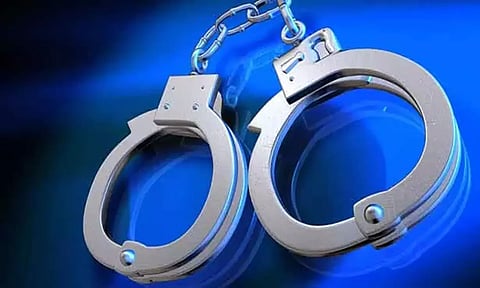 அனுமதியின்றி மது விற்ற 9 பேர் கைது