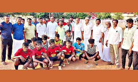 சிறுவர் கால்பந்து போட்டி