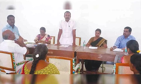 &nbsp;ஊராட்சி ஒன்றியக் குழுவின் சாதாரணக் கூட்டம்   நடைபெற்ற காட்சி.