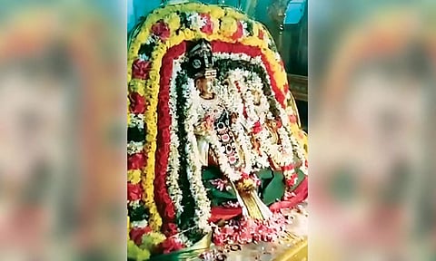பஞ்சமூர்த்திகள் புறப்பாடு நடைபெற்றது.