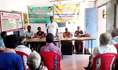 அண்ணா மறுமலர்ச்சி திட்ட  சிறப்பு முகாம் நடைபெற்ற போது எடுத்தபடம்.